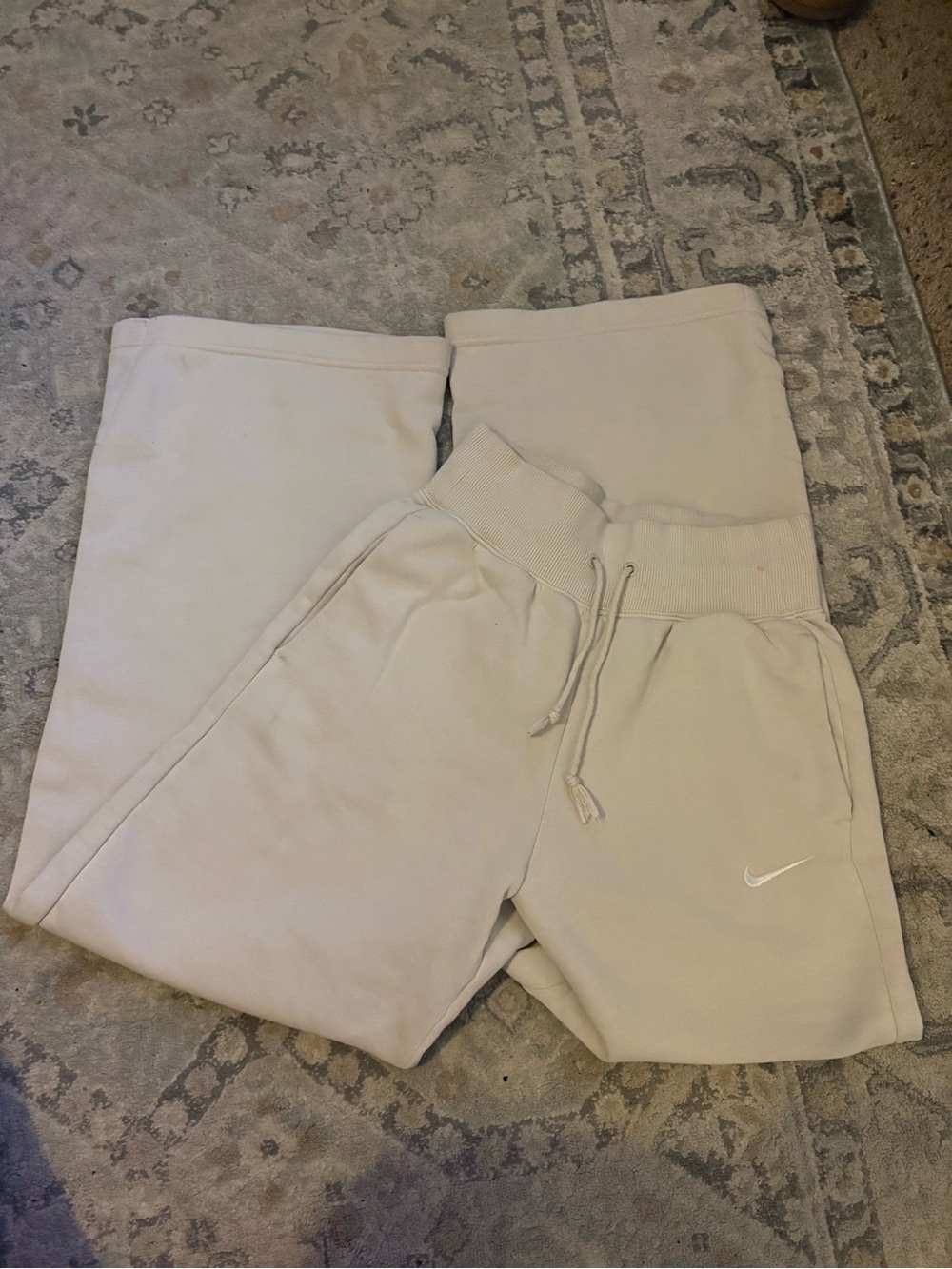Nike Beige/Cream Joggers Sweatpants